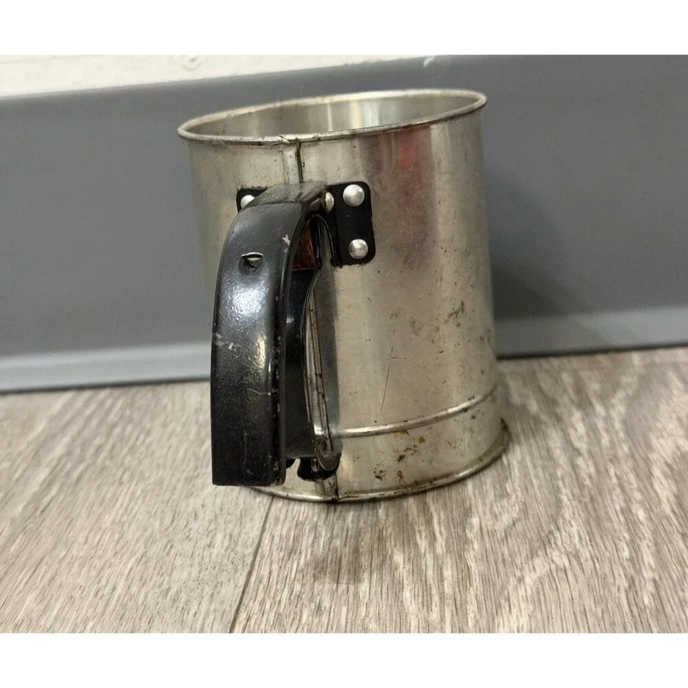 Vintage Small 1 Cup Flour Sifter With Squeeze Handle 3.75” Kitchen Gadget